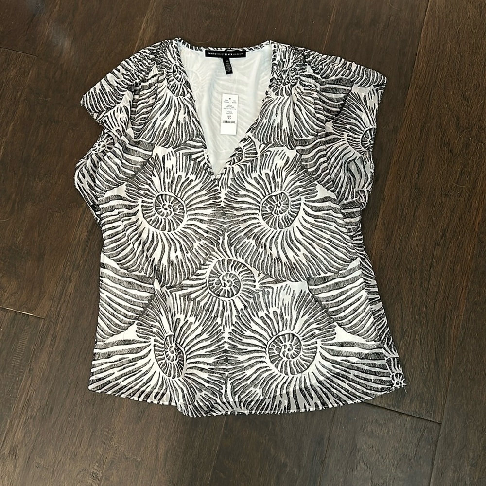 White House Black Market Black and White V-Neck Printed Blouse